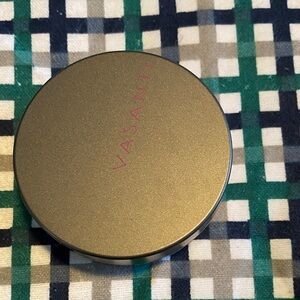 Vasanti Gold Compact